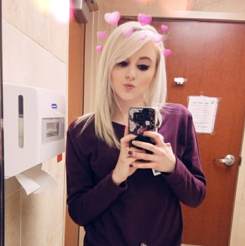 Meet your Posher, Kayley